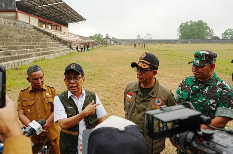 Menteri Koordinator Bidang Pembangunan Manusia dan Kebudayaan (Menko PMK) Pratikno saat meninjau RSUD Ruteng, Kabupaten Manggarai, pada Minggu, 16 Agustus 2026