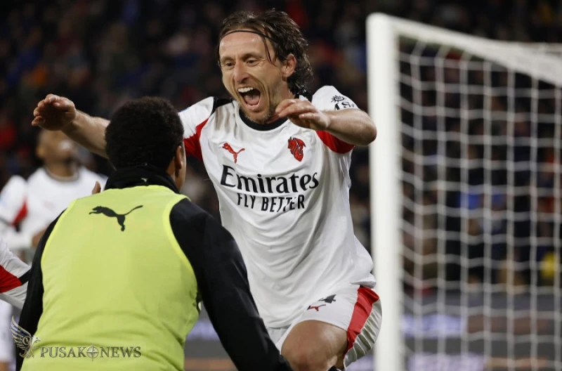 Milan Curi Tiga Poin Dramatis di Kandang Pisa