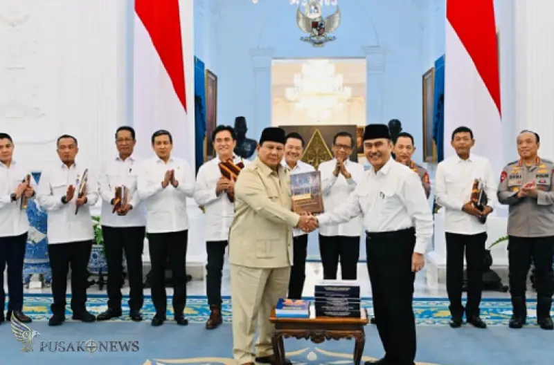 Presiden Prabowo Subianto menerima Komisi Percepatan Reformasi Polri (KPRP) di Istana Merdeka, Jakarta, pada Selasa, 5 Mei 2026
©PusakoNews.com/setpres
