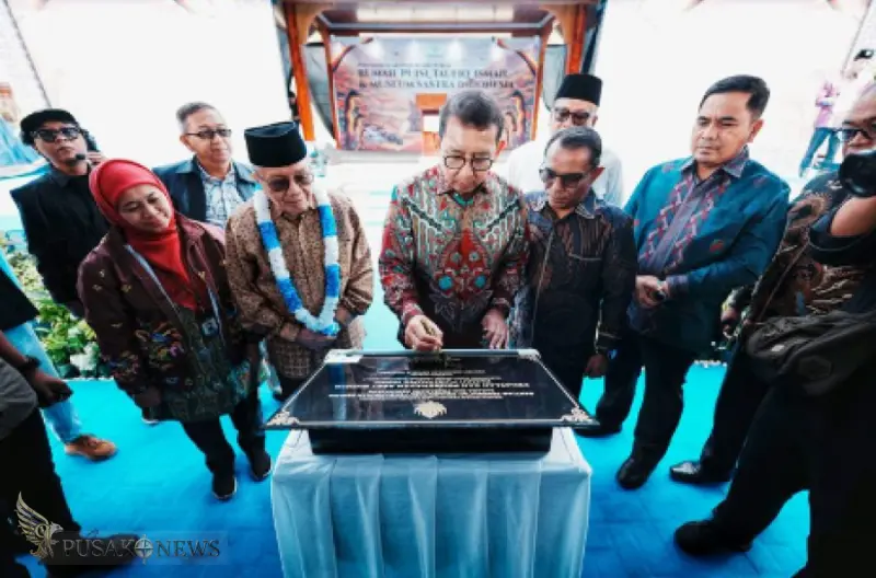 Menteri Kebudayaan RI Meluncurkan Ulang Aktivasi Rumah Puisi Taufiq Ismail & Museum Sastra Indonesia