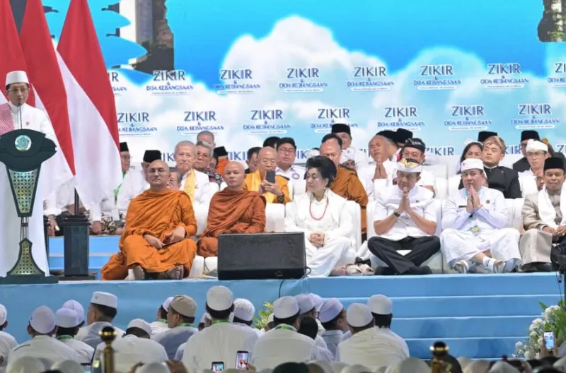 100 Ribu Jemaah Ikuti Zikir dan Doa Kebangsaan di Monas, Awali Peringatan HUT Ke-81 RI