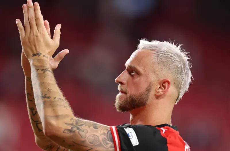 Marko Arnautovic bertepuk tangan kepada para penggemar setelah kemenangan 3-1 timnya dalam pertandingan Grup J Piala Dunia FIFA 2026 antara Austria dan Yordania di Stadion San Francisco Bay Area pada 16 Juni 2026, di Santa Clara, California