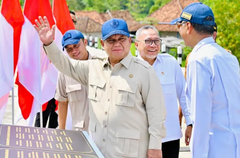 Presiden Prabowo Subianto meresmikan ruas jalan sepanjang 1.151 kilometer yang tersebar di seluruh Indonesia dan menjadi bagian dari pelaksanaan Instruksi Presiden Jalan Daerah (IJD), dalam kunjungan kerja ke Kabupaten Sampang, Provinsi Jawa Timur, pada S