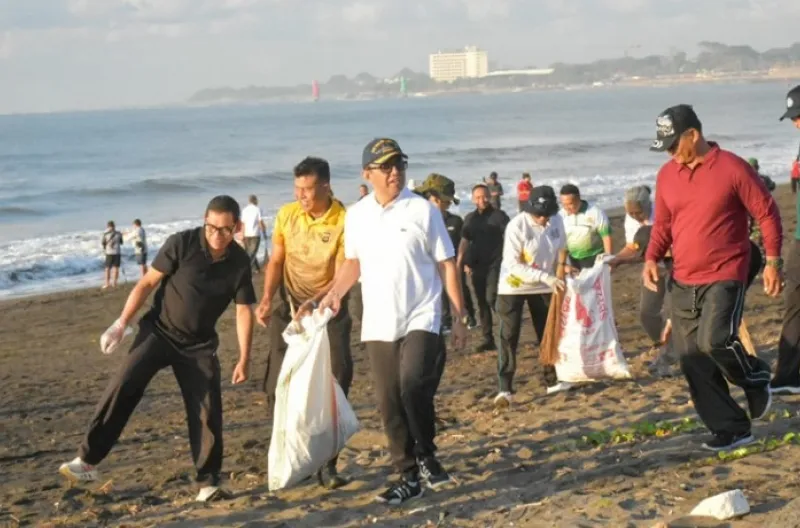 Pemkot Denpasar Gelar Aksi Kebersihan dan Penanaman Pohon Serentak, Perkuat Komitmen Pelestarian Lingkungan