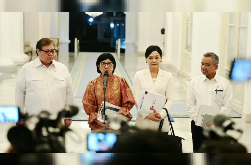 Gubernur Bank Indonesia Destry Damayanti dalam keterangannya seusai mengikuti rapat yang dipimpin oleh Presiden Prabowo Subianto di Istana Merdeka, Jakarta, pada Senin, 19 Oktober 2026