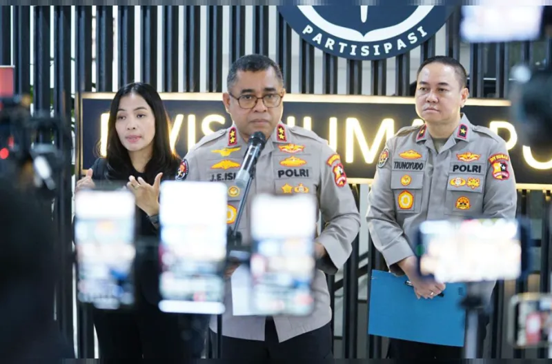 Kadiv Humas Polri Irjen Pol. Johnny Eddizon Isir mengatakan mutasi tersebut merupakan bagian dari dinamika organisasi untuk menjaga kesinambungan pelaksanaan tugas sekaligus memberikan ruang pengembangan karier bagi personel.