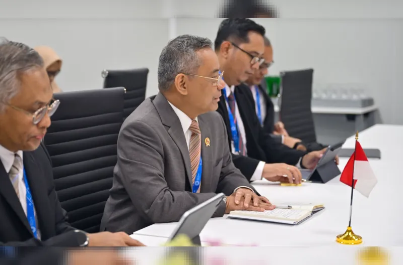 Menkeu dalam pertemuan bilateral dengan Presiden World Bank Group, Ajay Banga, di Bangkok, Thailand, Selasa (13/10).