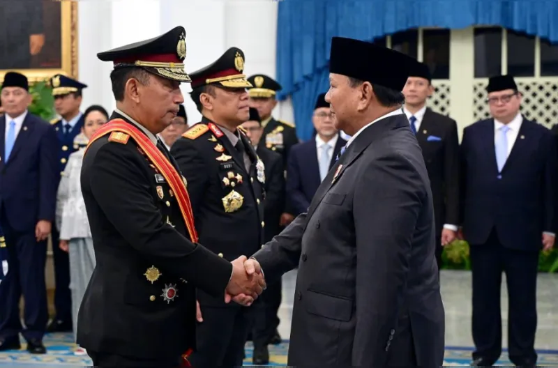 Prabowo Anugerahkan Bintang Mahaputera kepada Listyo Sigit dan Dedi Prasetyo