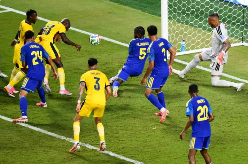La Tricolor frustasi yang terus gagal menembus pertahanan disiplin Curacao