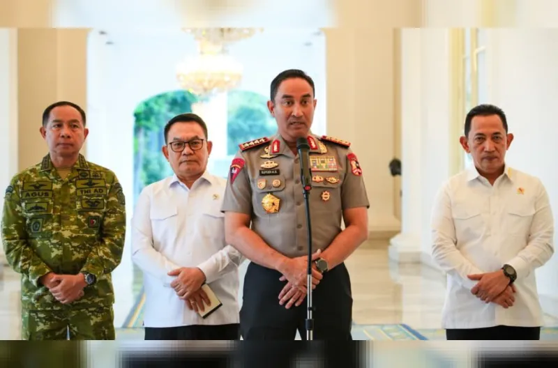 Kapolri Jenderal Suyudi Ario Seto menyampaikan keterangannya usai mengikuti rapat terbatas yang dipimpin Presiden Prabowo Subianto di Istana Merdeka, Jakarta, pada Senin, 19 Oktober 2026.