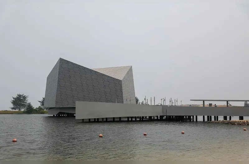 Masjid Apung An-Nur di kawasan Pantai Ancol, Jakarta Utara