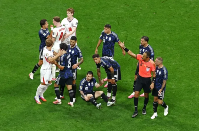 Messi Bersinar dengan Dua Assist, Argentina Hancurkan Mimpi Inggris ke Final Piala Dunia