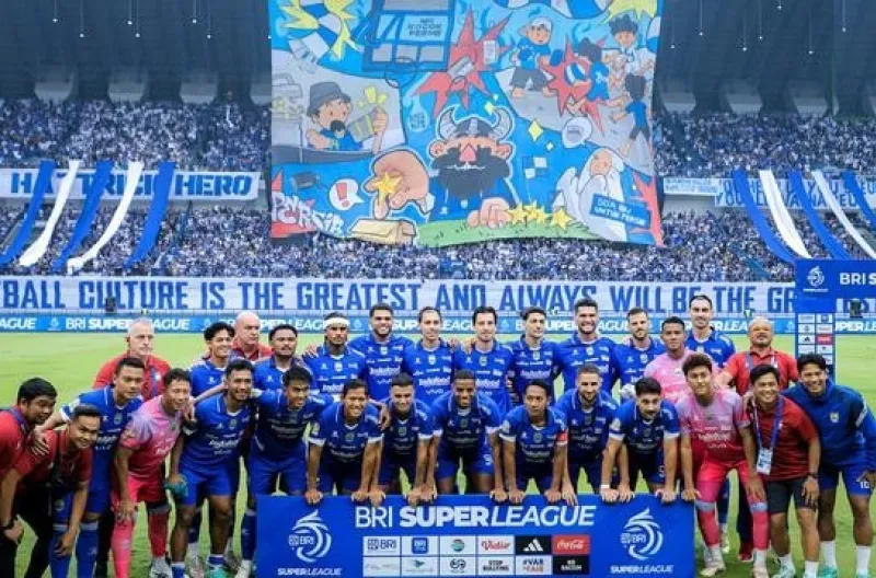 Persib Bandung Ukir Sejarah Hattrick Juara Liga, Bandung Bergemuruh Rayakan Gelar Bersejarah