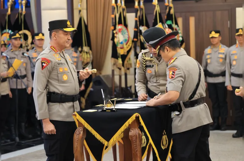 Sebanyak 23 Pati disebut mengikuti Korps Raport kenaikan pangkat, terdiri atas 7 Komjen, 14 Irjen, dan 2 Brigjen.