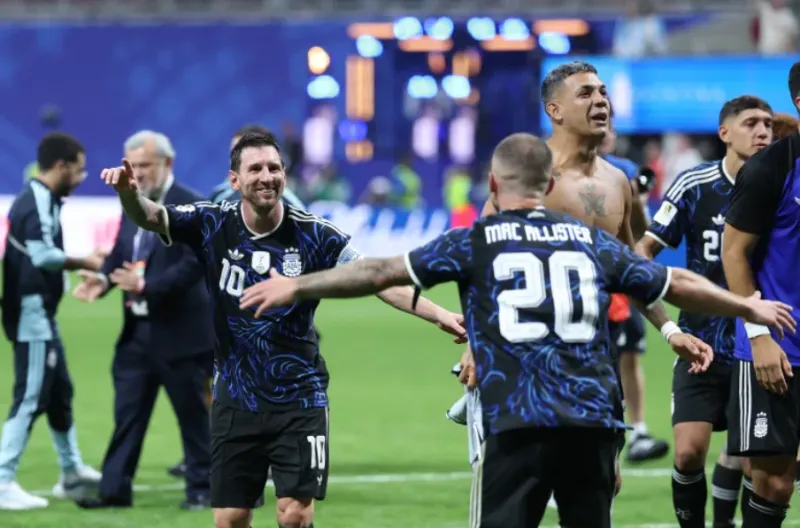 Messi Bersinar dengan Dua Assist, Argentina Hancurkan Mimpi Inggris ke Final Piala Dunia