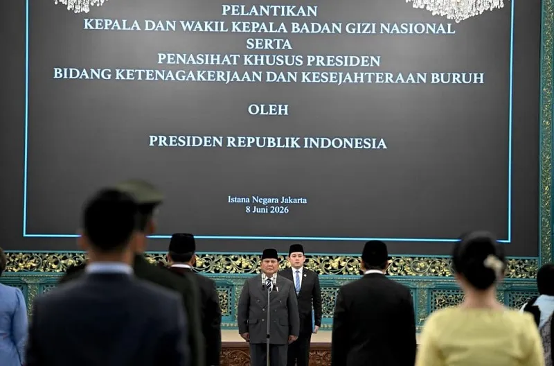 residen Prabowo Subianto melantik Nanik S. Deyang sebagai Kepala Badan Gizi Nasional serta Agustina Arumsari dan Trenggono sebagai Wakil Kepala Badan Gizi Nasional