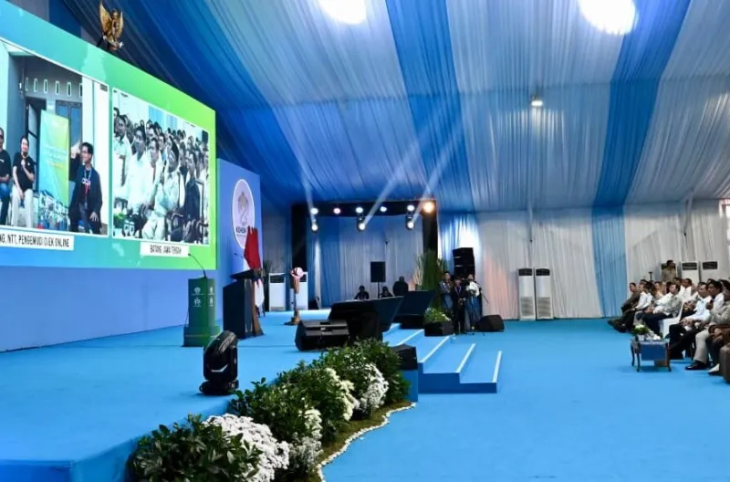 Presiden Prabowo Subianto meresmikan Akad Massal 62.000 Unit Kredit Pemilikan Rumah (KPR) Rumah Subsidi dan Kredit Usaha Rakyat (KUR) Perumahan senilai Rp880 miliar