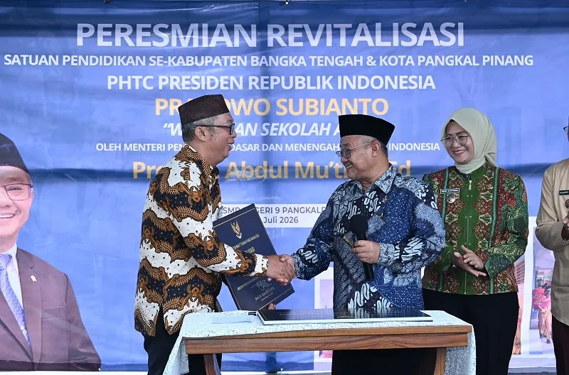 Menteri Pendidikan Dasar dan Menengah (Mendikdasmen) Abdul Mu’ti mengatakan bahwa Program Revitalisasi Satuan Pendidikan merupakan komitmen pemerintah untuk menghadirkan sarana dan prasarana pendidikan yang aman dan layak