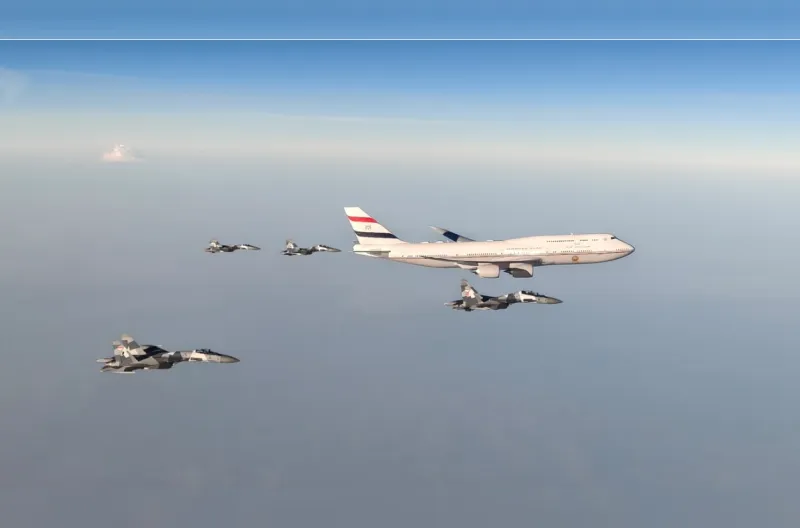 Pesawat yang membawa Presiden El-Sisi mendapat pengawalan khusus dari dua pesawat tempur TNI Angkatan Udara, yakni dua pesawat Sukhoi SU-30 dan dua pesawat Sukhoi SU-27, serta dua pesawat F-16 sebagai escort support pada Sabtu, 10 Oktober 2026