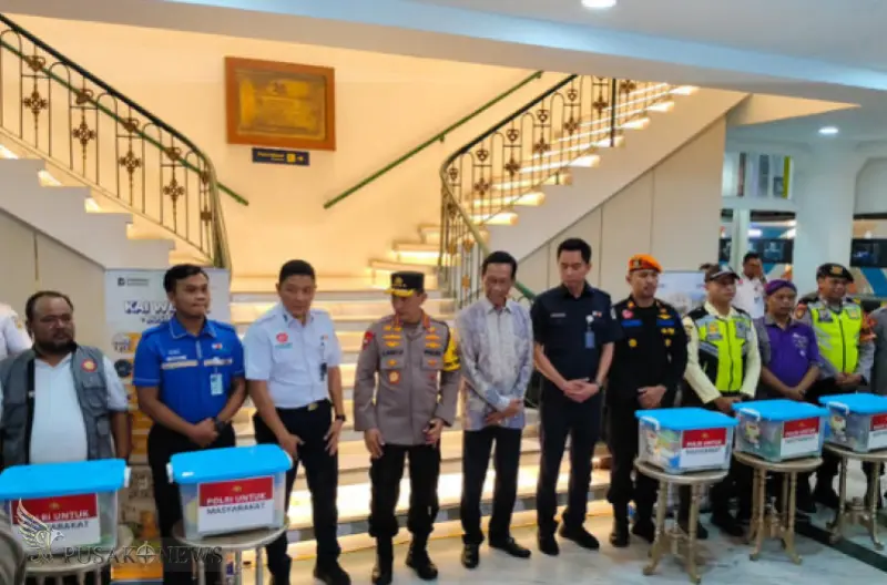 Lonjakan Penumpang Terjadi Hari Ini, Kapolri dan Sri Sultan Cek Kesiapan Petugas di Stasiun Tugu Yogya