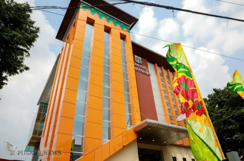 Pramono Resmikan Empat Kantor Lurah