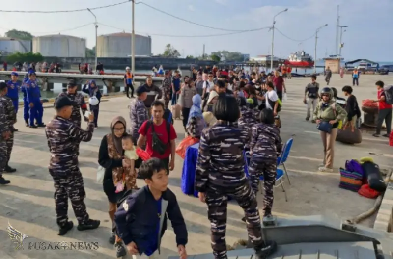 Sinergitas TNI AL–Pemprov BABEL Fasilitasi Arus Balik Gratis, KRI SEMARANG-594 Angkut Ribuan Pemudik Ke Jakarta