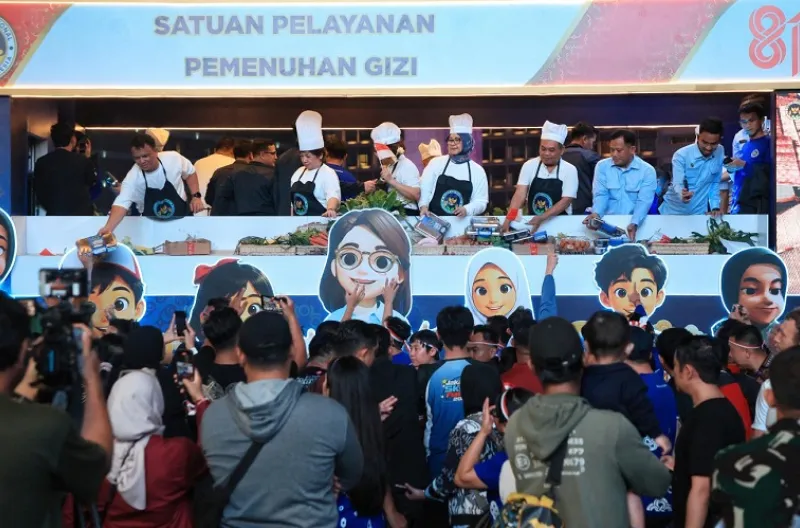 Karnaval kendaraan hias ini menampilkan sejumlah program prioritas pemerintah seperti swasembada pangan dan energi, Makan Bergizi Gratis, Sekolah Rakyat, Cek Kesehatan Gratis, Koperasi Merah Putih, serta Program Tiga Juta Rumah