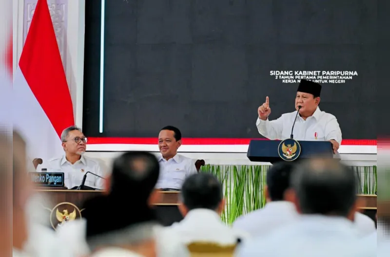 Presiden Prabowo Subianto memimpin Sidang Kabinet Paripurna (SKP) Dua Tahun Pertama Pemerintahan Kerja Nyata untuk Negeri di halaman tengah Kompleks Istana Kepresidenan Jakarta, pada Rabu, 21 Oktober 2026.