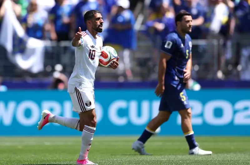 Gol kapten Hassan Al-Haydos memperkecil ketertinggalan atas Bosnia dan Herzegovina