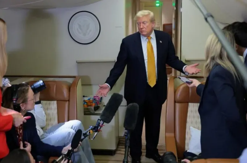 Trump berbicara tentang ancaman yang dihadapinya dari Iran setelah menaiki jet kepresidenan yang diberikan kepadanya oleh Qatar.
