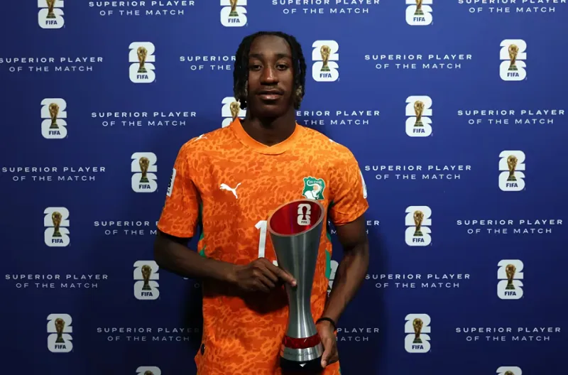 Yan Diomande (Pantai Gading), Pada usia 19 tahun 212 hari, Yan Diomande resmi menjadi remaja pertama yang tampil dalam pertandingan Piala Dunia FIFA sepanjang sejarah tim nasional Pantai Gading