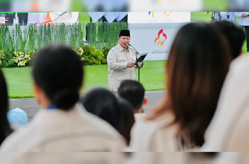 Presiden Prabowo Subianto pada acara pemberian apresiasi kepada para atlet peraih medali Asian Games ke-20 dan Asian Para Games ke-5 Aichi-Nagoya 2026 di halaman Istana Merdeka, Jakarta, pada Kamis, 29 Oktober 2026