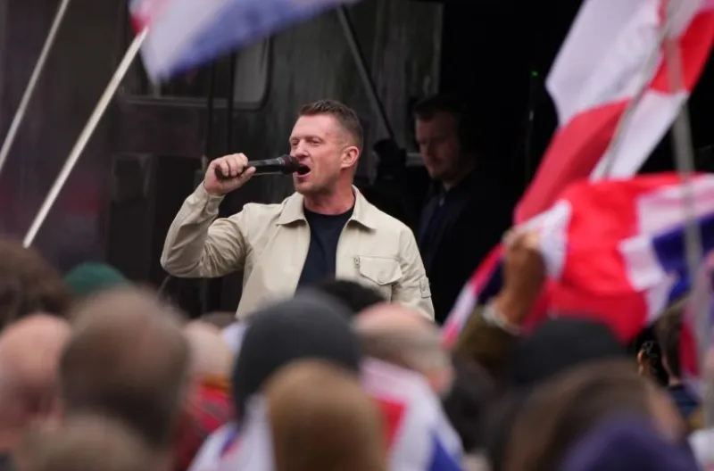 Tommy Robinson Kembali Jadi Sorotan, Pimpin Aksi “Unite the Kingdom” yang Picu Kontroversi di Inggris