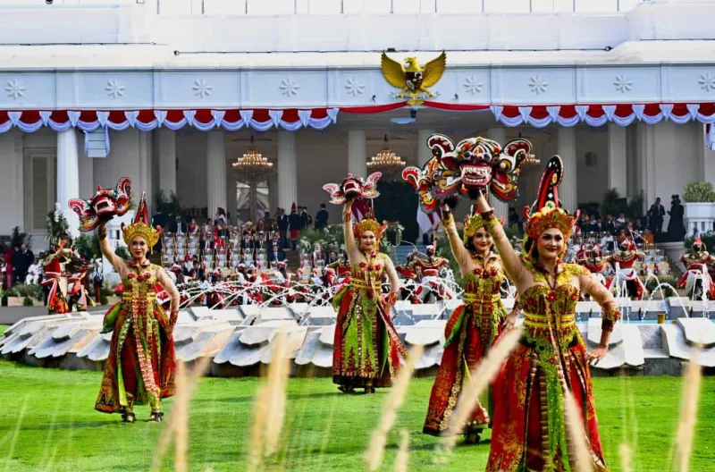 Pertunjukan musik, tarian, dan nyanyian yang membawa semangat kebangsaan serta kecintaan terhadap Tanah Air dalam peringatan Hari Ulang Tahun (HUT) ke-81 Kemerdekaan Republik Indonesia (RI) di Halaman Istana Merdeka, Jakarta, pada Senin, 17 Agustus 2026