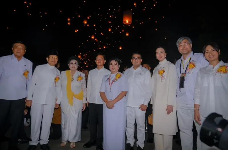 Menpar Dampingi Wapres pada Puncak Perayaan Waisak 2570 BE di Candi Borobudur