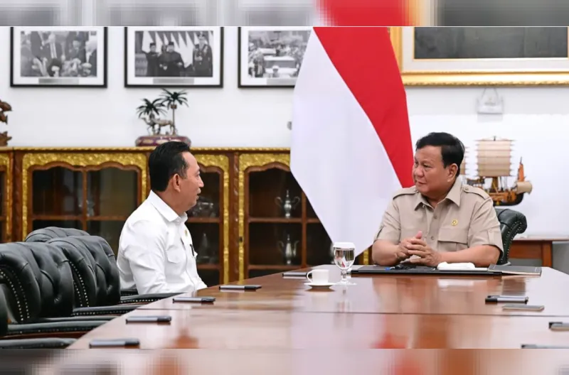 Presiden Prabowo Subianto menerima Kepala Staf Kepresidenan (KSP) Listyo Sigit Prabowo pada Senin, 19 Oktober 2026, di Istana Merdeka, Jakarta