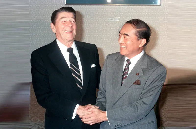 Istilah 'Surga Mata-Mata' (spy paradise) dipopulerkan oleh mantan Perdana Menteri Yasuhiro Nakasone pada tahun 1980-an