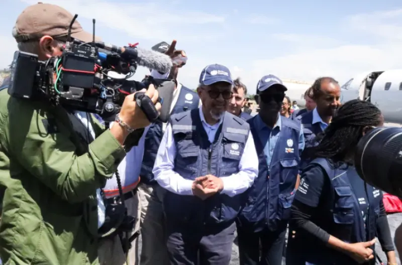 Ketua WHO Tedros Adhanom Ghebreyesus tiba di bandara Bunia, pusat wabah Ebola, di Kongo timur pada 30 Mei 2026
