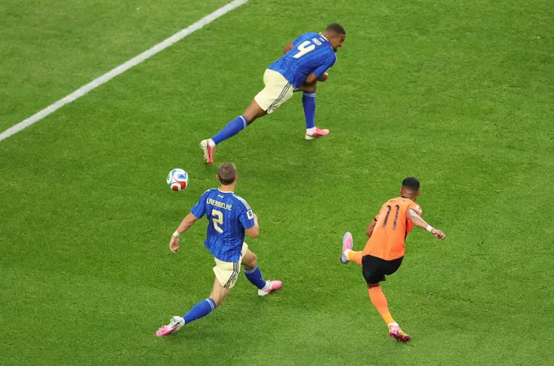 Mereka banyak menyulitkan kami melalui permainan di sektor sayap. Gol pertama lahir dari bola panjang yang gagal kami antisipasi dengan baik,” ujar Potter.