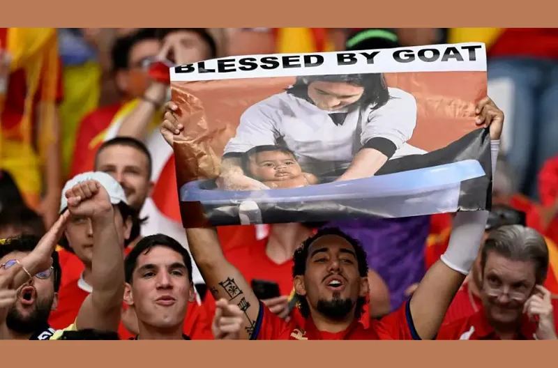 Foto terkenal itu telah dijadikan spanduk oleh para penggemar Spanyol di Euro 2024 dan Piala Dunia.