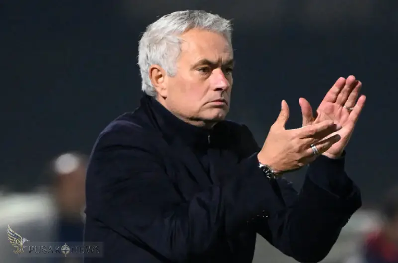 Mourinho Absen di Bernabeu Usai Insiden Panas Lawan Real Madrid
©PusakoNews.com/red