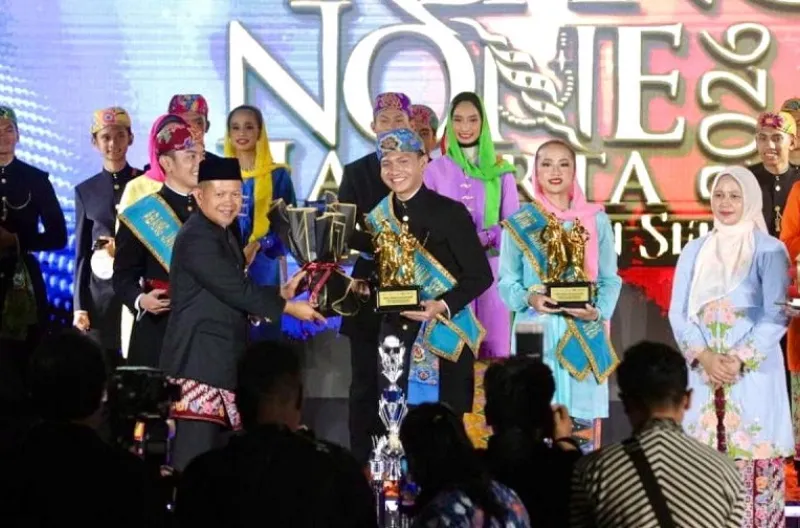 Reza Sya'bana dan Nadya Ramadhita Resmi Sandang Gelar Abang None Kepulauan Seribu 2026, Siap Promosikan Pariwisata Bahari Berkelanjutan Reza Sya'bana dan Nadya Ramadhita Resmi Sandang Gelar Abang None Kepulauan Seribu 2026, Siap Promosikan Pariwisata Bahari Berkelanjutan