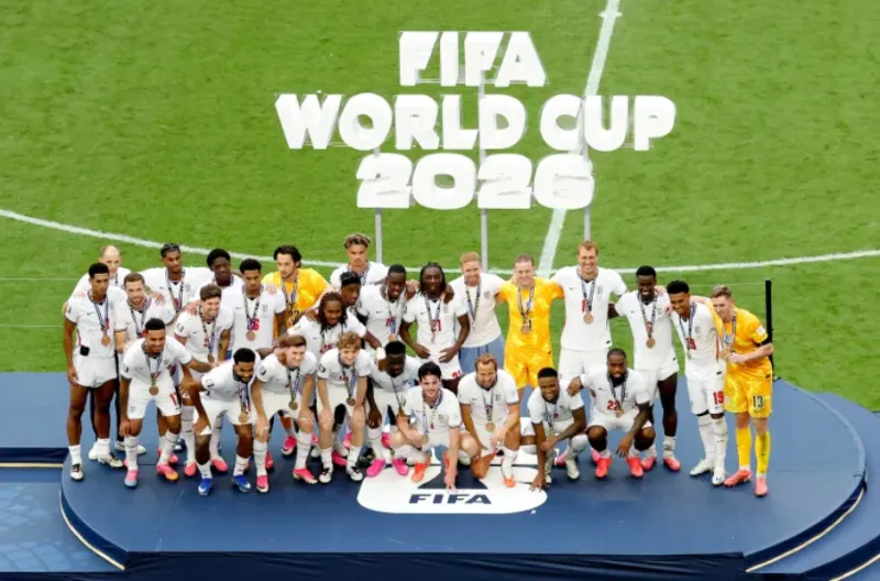 Hat-trick Saka Bawa Inggris Finis di Posisi Ketiga Usai Drama 10 Gol Kalahkan Prancis Hat-trick Saka Bawa Inggris Finis di Posisi Ketiga Usai Drama 10 Gol Kalahkan Prancis