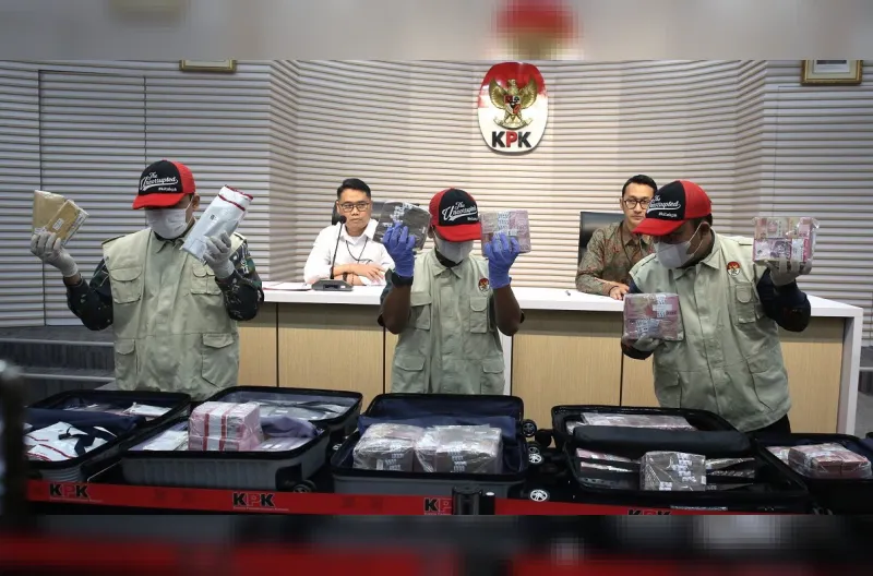 KPK Sita Tiga Moge dan Uang Valas