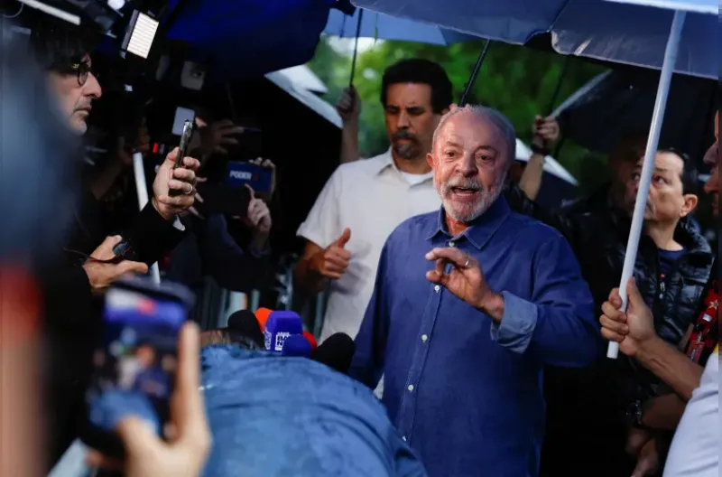 Presiden Brasil mengecam pengurangan transportasi umum di Sao Paulo, Salvador, dan kota-kota lain yang menurutnya menghambat akses ke tempat pemungutan suara selama pemilihan putaran kedua