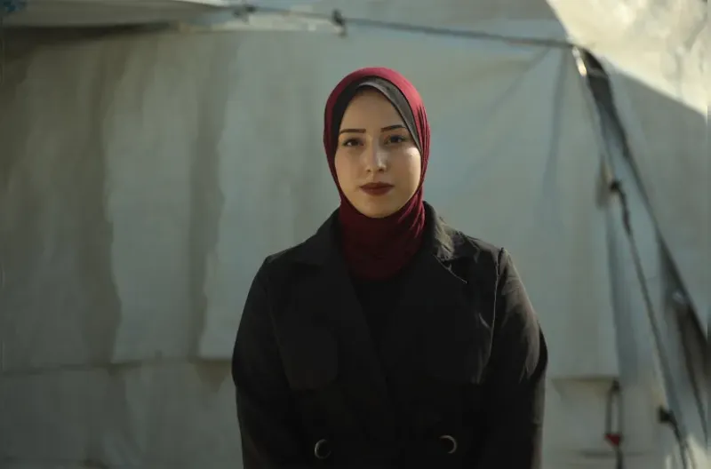 Manar Owaida, pengungsi dari Gaza utara, mengikuti pemilihan Israel dengan saksama di tengah ketidakpastian tentang apa arti hasilnya bagi warga Palestina