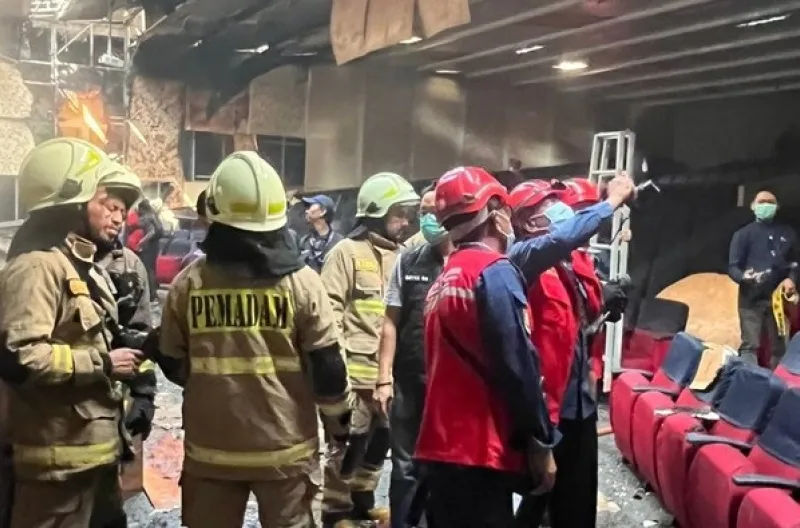 Gulkarmat Jakarta Barat Bergerak Cepat Atasi Kebakaran di Dua Lokasi Berbeda2