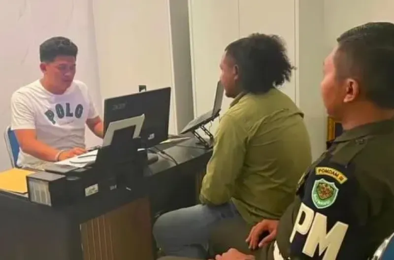 Oknum TNI AD Kopda RI telah ditetapkan sebagai tersangka dan ditahan oleh Denpom III/4 Serang. Kopda RI ditahan atas kasus dugaan pengeroyokan dua anggota Brimob Polda Banten