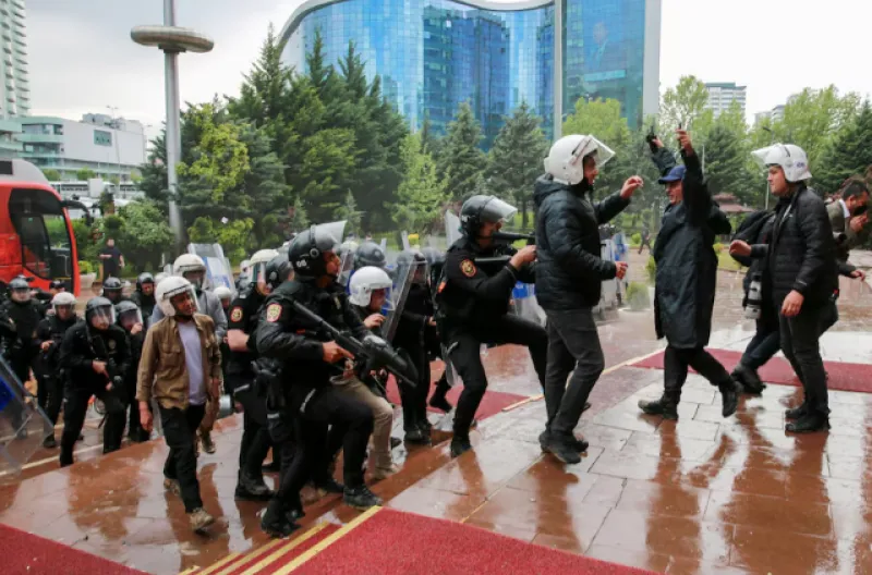 Krisis Politik Turki Memanas! Polisi Kepung Kantor Partai Oposisi Utama
