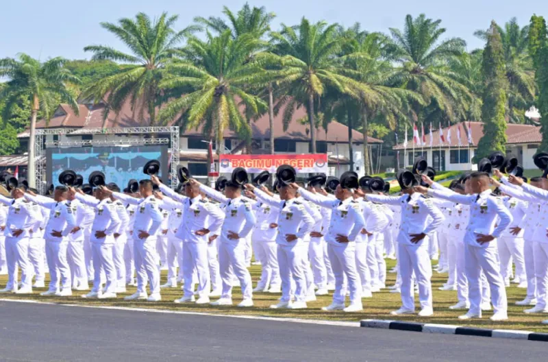 Upacara Pelantikan Pamong Praja Muda (PPM) Angkatan XXXIII Institut Pemerintahan Dalam Negeri (IPDN) Tahun 2026 yang dipimpin oleh Presiden Prabowo Subianto di Lapangan Parade IPDN Kampus Jatinangor, Kabupaten Sumedang, Jawa Barat, pada Rabu, 29 Juli 2026